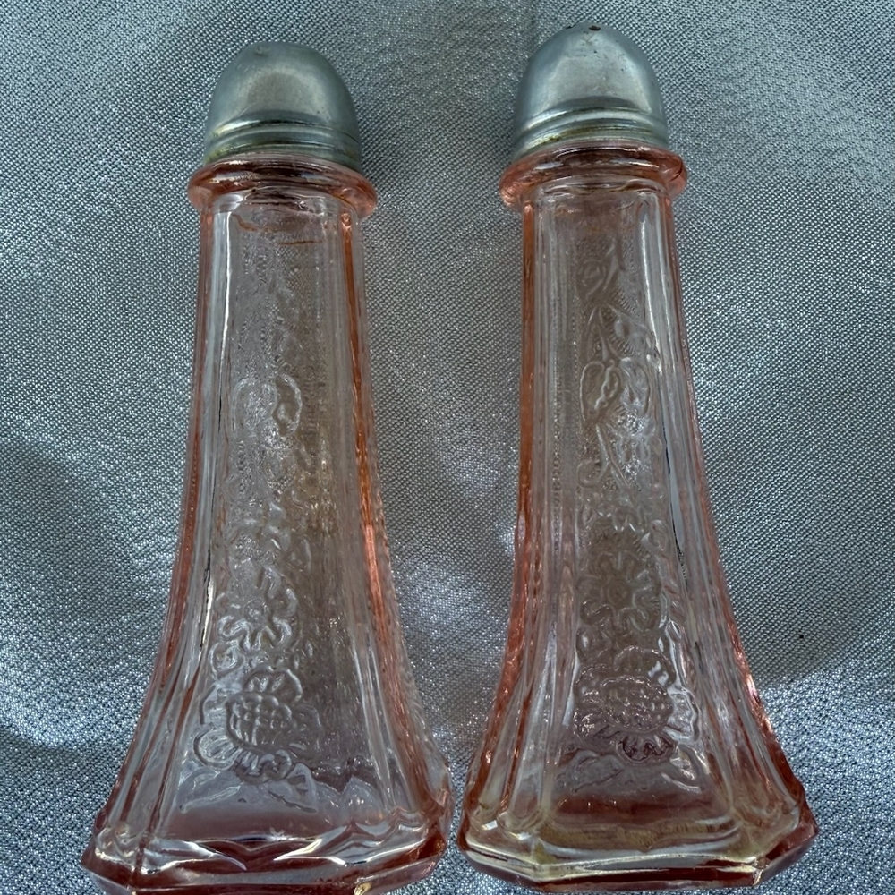 Elegant Pink Glass Salt and Pepper Shakers